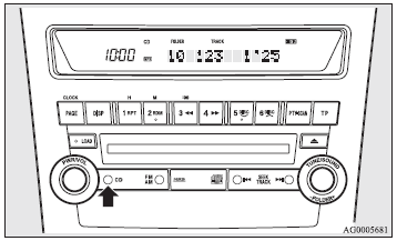 Push the CD button (2) if a disc is already in the CD player.
