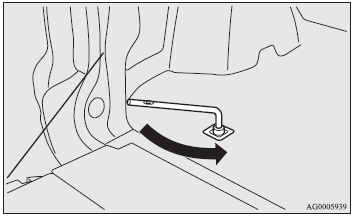 3. Raise the lower gate until it locks properly in position with a click.