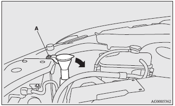 1. When replacing the bulb on the right side of the vehicle, remove the bolt