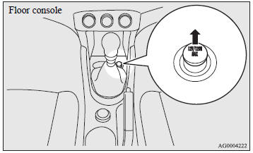 The accessory socket can be used while the ignition switch is in either the “ON”