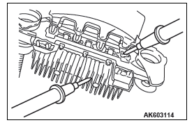 Mitsubishi Outlander. Engine Electrical