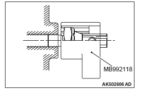 Mitsubishi Outlander. Engine Lubrication