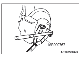 Mitsubishi Outlander. Front Axle