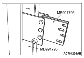 Mitsubishi Outlander. Front Suspension