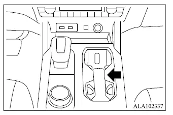 Mitsubishi Outlander front cup holders in the center console